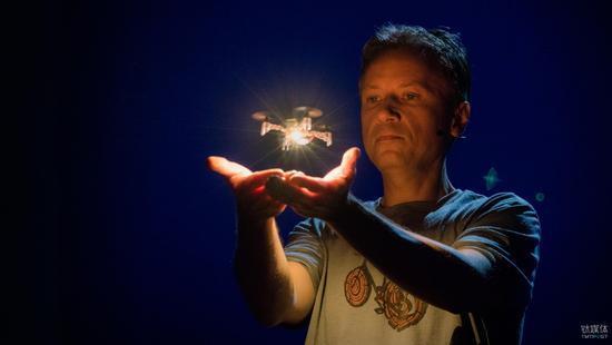 《我是未来》靠黑科技圈粉 高颜值的无人机