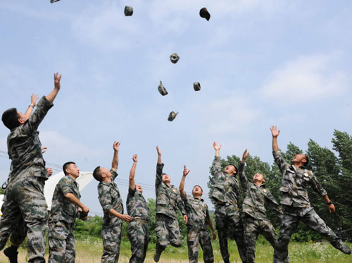 中国青少年国防体育发展联盟南京举办无人机飞控师培训