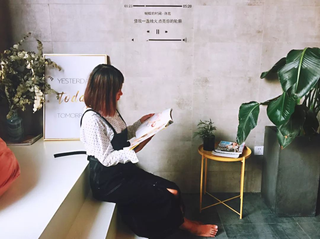 从密林隐秘列车到 ins 风咖啡店,零零无人机带你