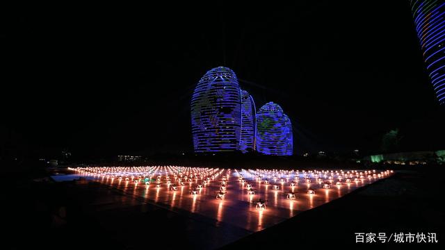 500架无人机点亮凤城夜空,花博园里年味浓