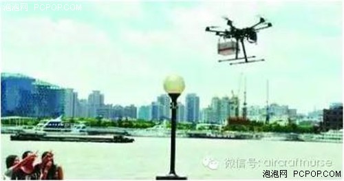 民众担心头上安全 沪上无人机送蛋糕被叫停 