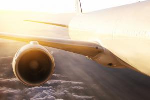 专家：避让系统未建 无人机仅能在隔离空域飞行