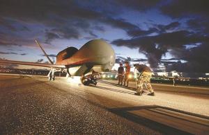 人气智能数码产品入驻“软博会” 市民可试玩无人机、与机器人互动