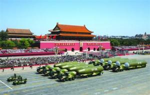 阅兵装备解密：无人机系首次挂弹示人