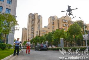[一城八面]揭秘武汉警方无人机部队：“天眼”护安宁