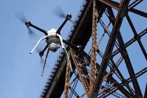 明尼苏达州进行桥检测无人机测试