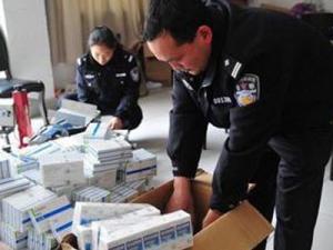 黑药市生意红火 执法用无人机侦察捣毁假药窝点