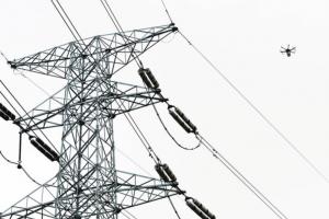 太仓首次启用无人机巡检输电线路