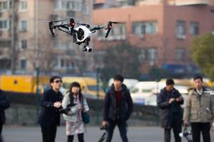 上海或出台无人机新规 120米以上高度须持证