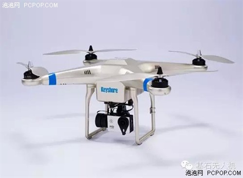 无人机如何自动保持正常飞行姿态