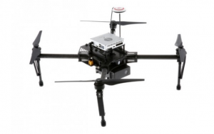 大疆发布一架装了台电脑的无人飞行器