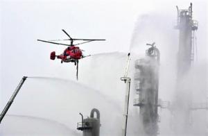 直升机无人机亮出消防“真功夫”