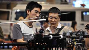 关于无人机，政府、企业、学术届都研究了什么？