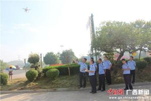 崇左高速交警开展无人机航拍系统实战演练