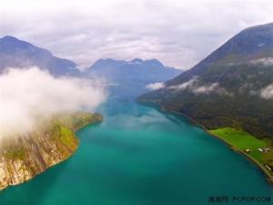 无人机拍20张极美照片：火山口中拍到爆发瞬间