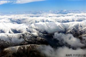 海南摄影达人航拍“岷山千里雪” 美不胜收