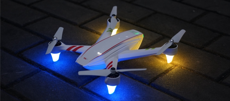 无人机界的灯厂超跑 疆域大黄蜂Hornet S无人机体验