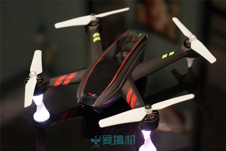 无人机界的灯厂超跑 疆域大黄蜂Hornet S无人机体验