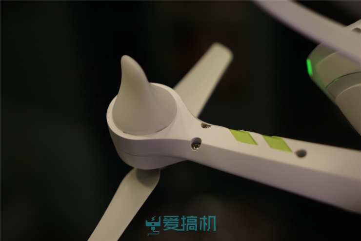 无人机界的灯厂超跑 疆域大黄蜂Hornet S无人机体验