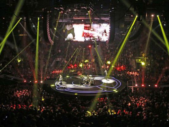 无人机或许会成为未来演唱会的新宠?