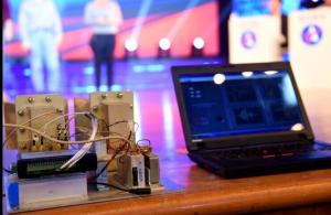 中国团队研发无人机移动组网 可应用军事领域