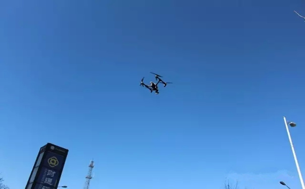 刚刚起飞的小悟_宇辰网_让世界读懂无人机_全球专业无人机服务资讯平台