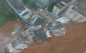 无人机航拍深圳山体滑坡事故现场