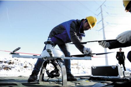 无人机将“服务”场馆周边输电线路