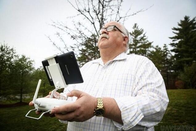 美国老汉成立无人机航拍公司