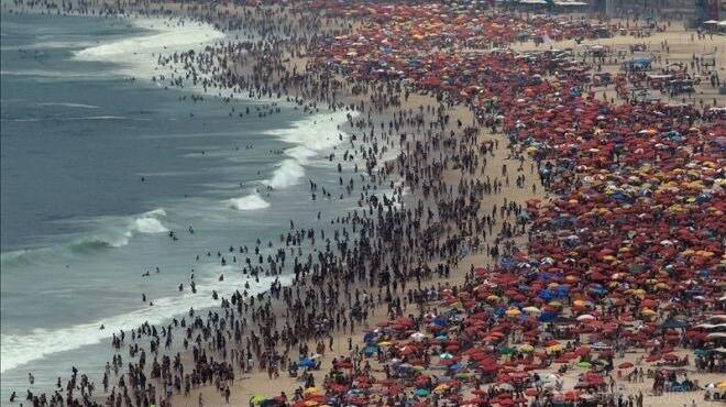 里约热内卢利用无人机预防溺水事件