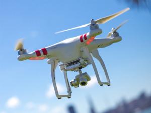 Twitter新专利：发个推文就能控制无人机