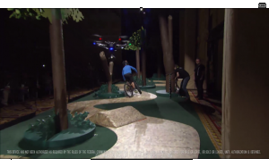 英特尔展示自动“躲闪”无人机