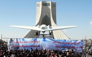 巨型无人机升空：美全球鹰从此不敢露头？