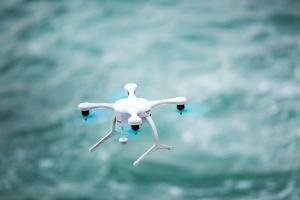 手机遥控无人机？首先要保证它不会坠落