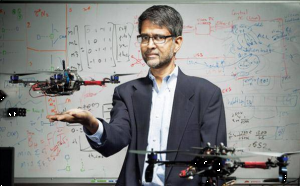 就是因为他！飞行机器人干掉了无人机