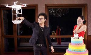 明星大咖们新宠：原来都开始玩无人机了！