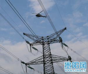 贵州电网首次采用载人直升机“飞检”覆冰线路