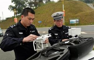 广西河池春运期间阴雨连绵能见度低 无人机紧急出动巡查高速路况