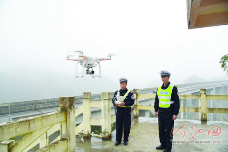 无人机助力河池春运