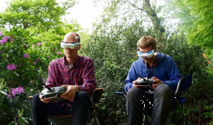 无人机上演速度与激情，但怎么观看是个难题