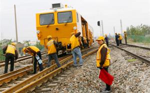 西安铁路局阎良工务段引入无人以确保旅客安全