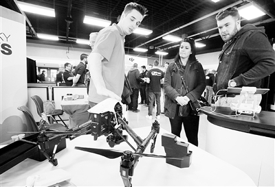 温哥华举行无人机展