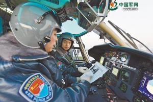 中部战区空军某团开创直升机航炮击落无人机先河