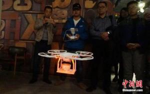 兰州店家用无人机给顾客送咖啡吸引眼球