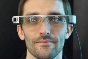 这家日本公司秘密研发4年 造出史上最轻AR眼镜