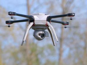 黑客能在千米外侵入无人机，只需一台电脑和一个芯片