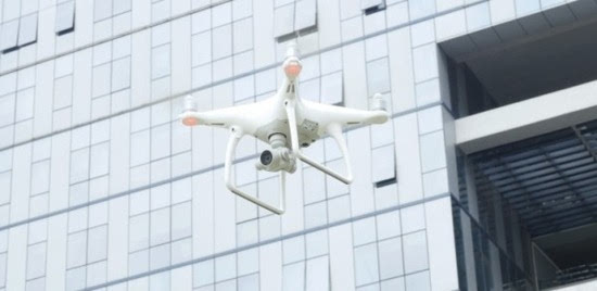 最强无人机 来看妹纸上手大疆精灵4视频