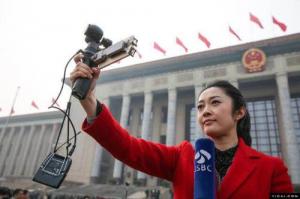 三分之一架无人机：“两会”上不“误”正业的大疆灵眸osmo