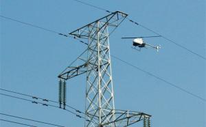 兰州高压线上发现无人机异物