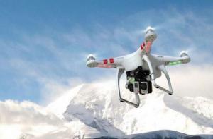 无人机安全问题频发 代表委员建议立法加强监管